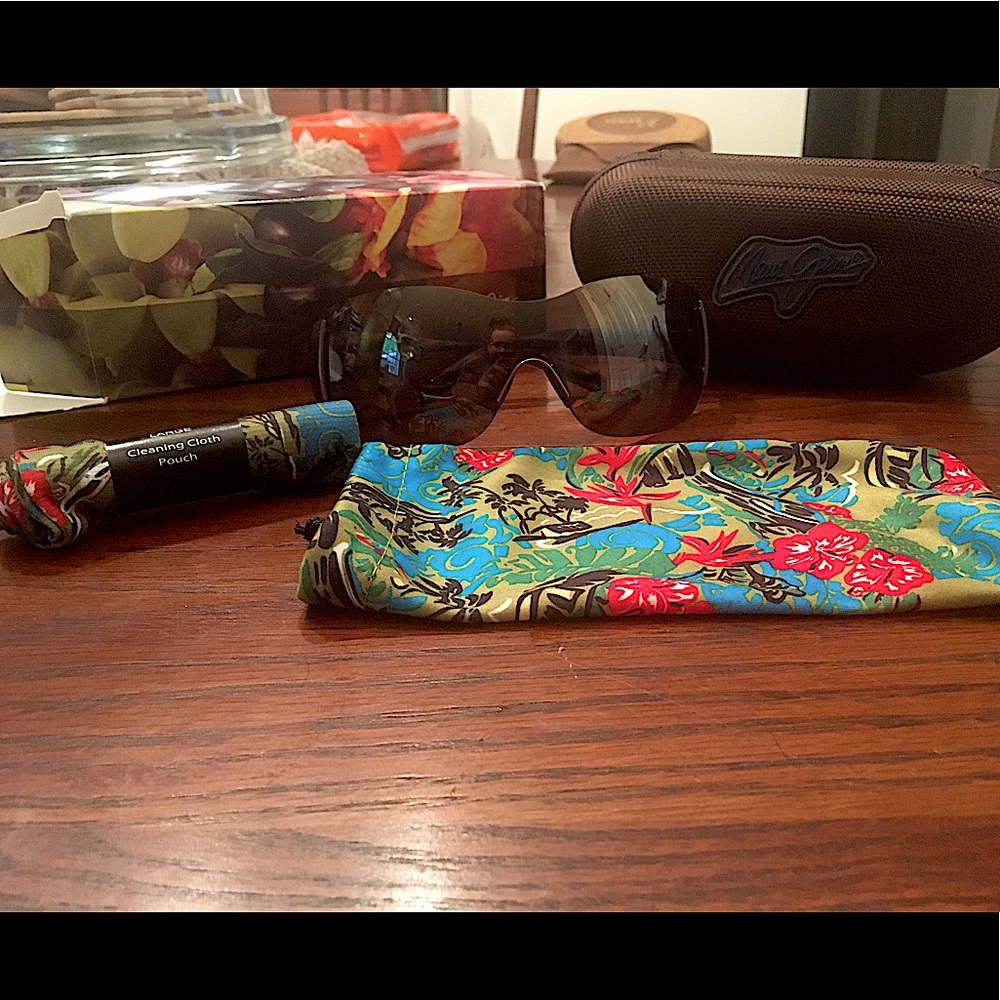 Maui Jim, new in box